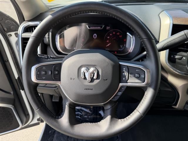 Ram 2500 Vehicle Full-screen Gallery Image 25