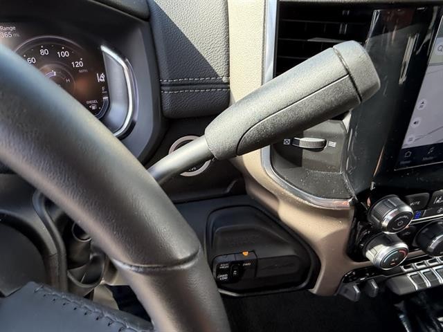 Ram 2500 Vehicle Full-screen Gallery Image 34