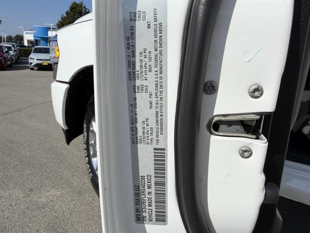 Ram 2500 Vehicle Full-screen Gallery Image 38