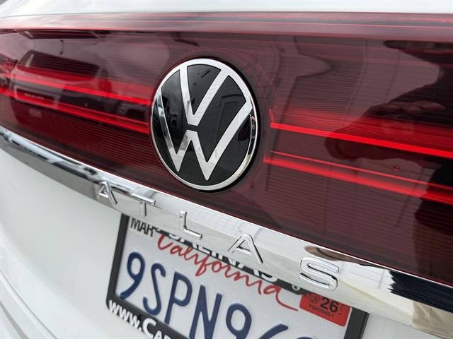 Volkswagen Atlas Cross Sport Vehicle Full-screen Gallery Image 10