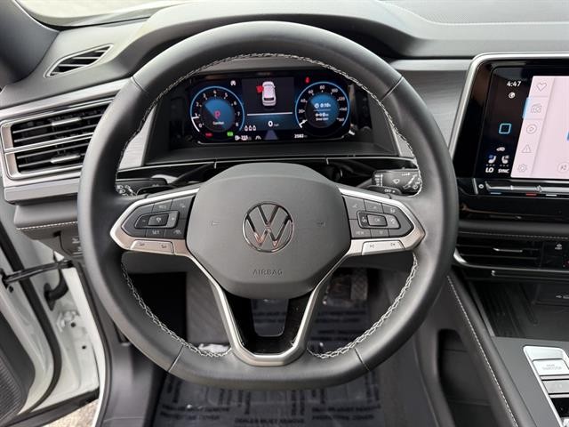 Volkswagen Atlas Cross Sport Vehicle Full-screen Gallery Image 20