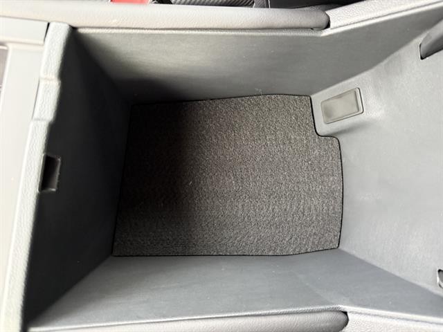 Volkswagen Atlas Cross Sport Vehicle Full-screen Gallery Image 23