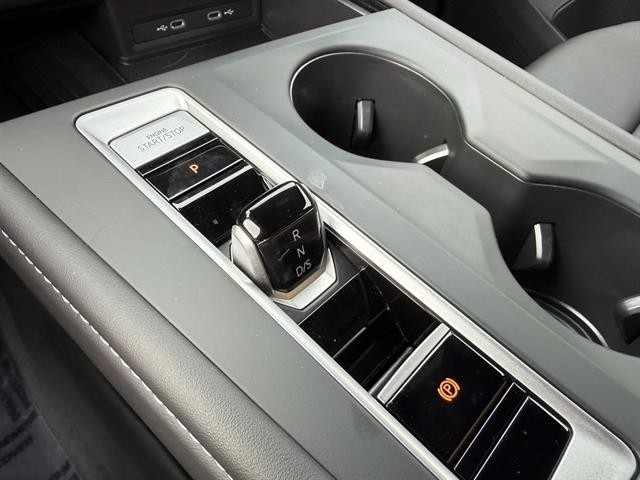 Volkswagen Atlas Cross Sport Vehicle Full-screen Gallery Image 26