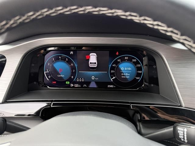 Volkswagen Atlas Cross Sport Vehicle Full-screen Gallery Image 27