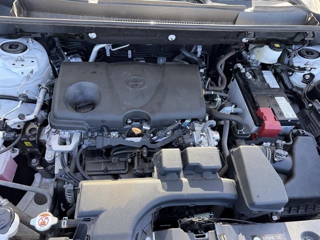 Toyota RAV4 Vehicle Full-screen Gallery Image 14