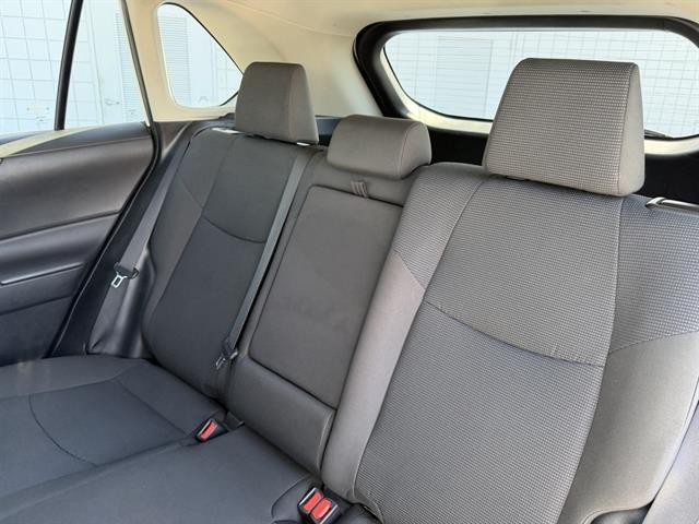 Toyota RAV4 Vehicle Full-screen Gallery Image 19