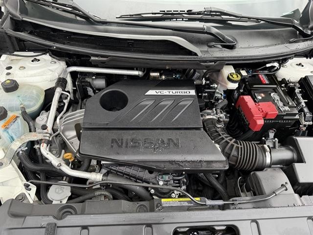 Nissan Rogue Vehicle Full-screen Gallery Image 13