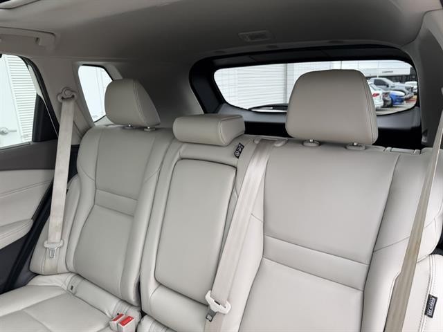 Nissan Rogue Vehicle Full-screen Gallery Image 18