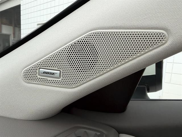 Nissan Rogue Vehicle Full-screen Gallery Image 27