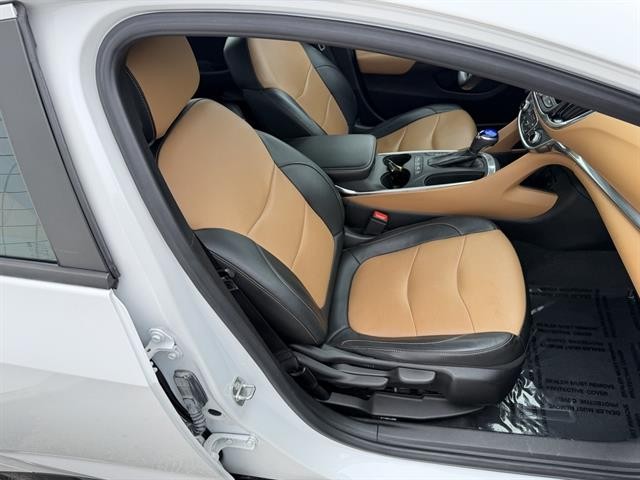 Chevrolet Volt Vehicle Full-screen Gallery Image 19