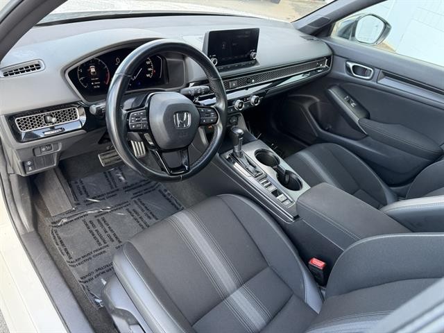 Honda Civic Hatchback Vehicle Full-screen Gallery Image 02