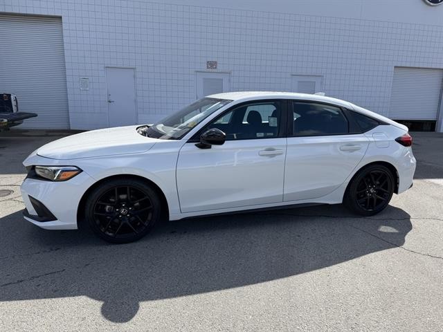 Honda Civic Hatchback Vehicle Full-screen Gallery Image 03