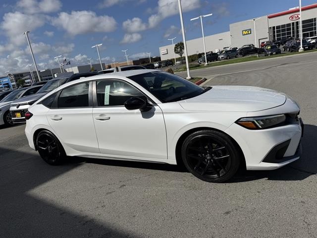 Honda Civic Hatchback Vehicle Full-screen Gallery Image 07