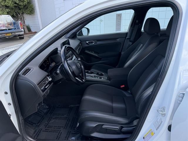 Honda Civic Hatchback Vehicle Full-screen Gallery Image 16