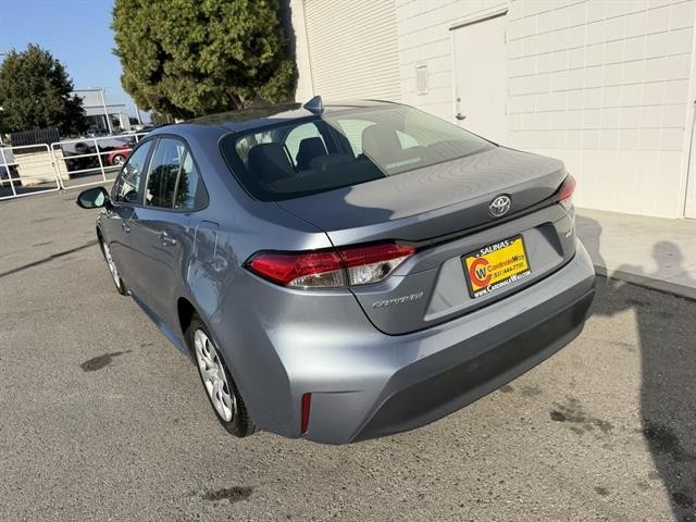 Toyota Corolla Vehicle Full-screen Gallery Image 04