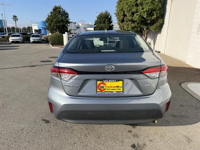 Toyota Corolla Vehicle Full-screen Gallery Image 05