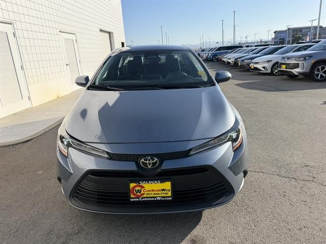 Toyota Corolla Vehicle Full-screen Gallery Image 09