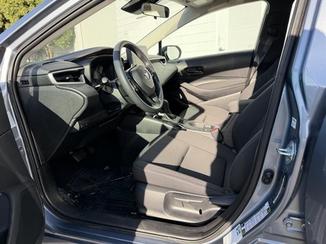 Toyota Corolla Vehicle Full-screen Gallery Image 15