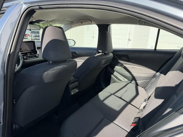 Toyota Corolla Vehicle Full-screen Gallery Image 16