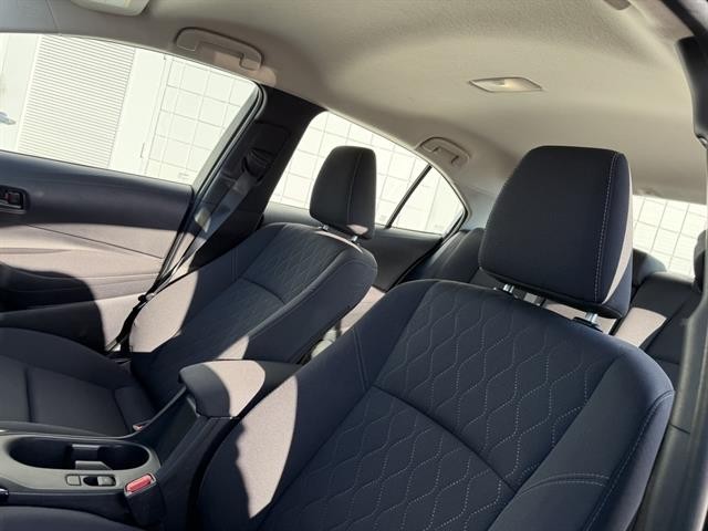 Toyota Corolla Vehicle Full-screen Gallery Image 17