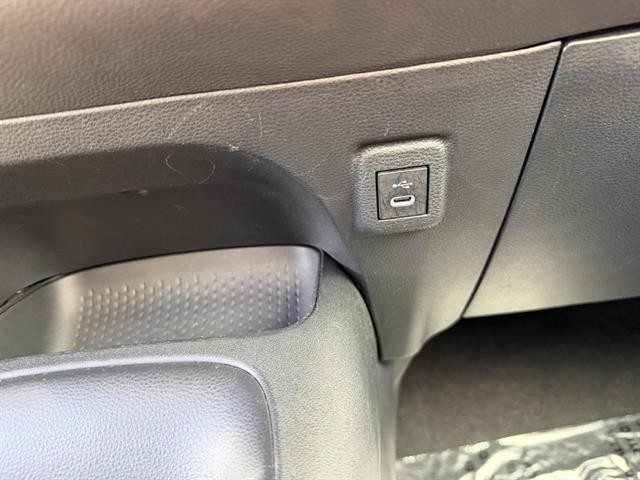 Toyota Corolla Vehicle Full-screen Gallery Image 24