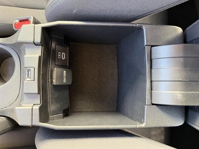 Toyota Corolla Vehicle Full-screen Gallery Image 25