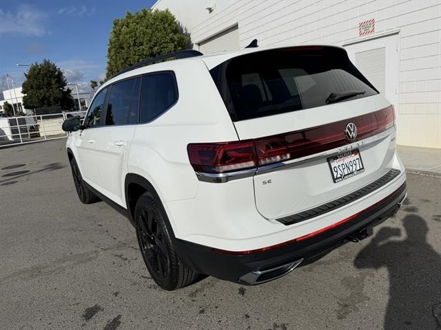 Volkswagen Atlas Vehicle Full-screen Gallery Image 04