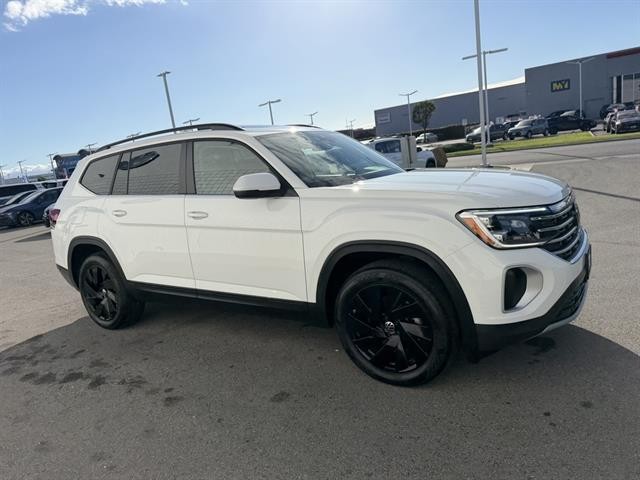 Volkswagen Atlas Vehicle Full-screen Gallery Image 07