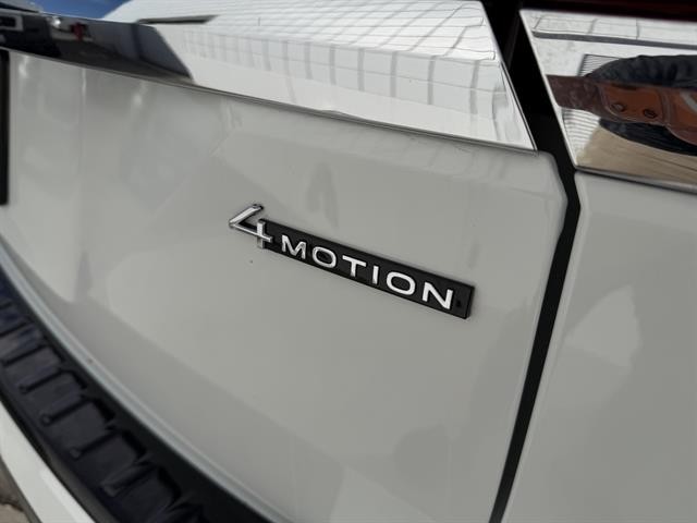 Volkswagen Atlas Vehicle Full-screen Gallery Image 10