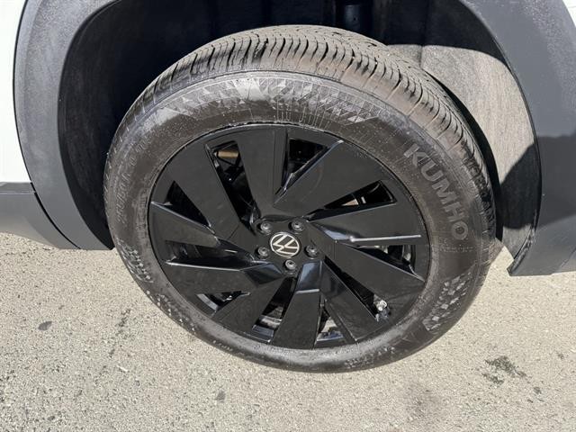 Volkswagen Atlas Vehicle Full-screen Gallery Image 13