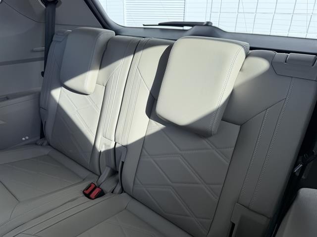 Volkswagen Atlas Vehicle Full-screen Gallery Image 20