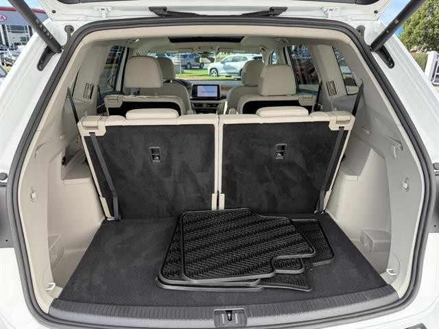 Volkswagen Atlas Vehicle Full-screen Gallery Image 30