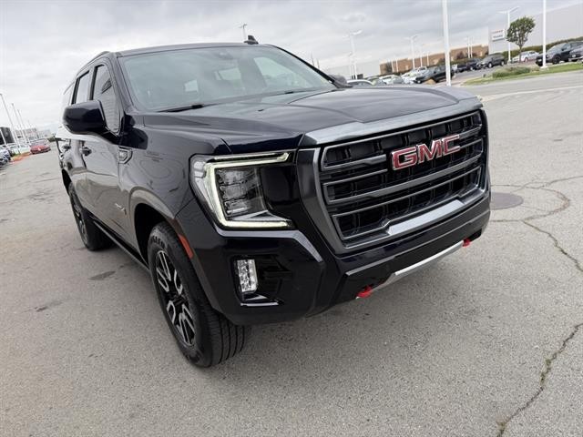 GMC Yukon Vehicle Full-screen Gallery Image 08