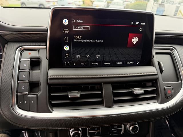 GMC Yukon Vehicle Full-screen Gallery Image 26