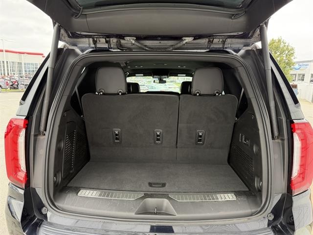 GMC Yukon Vehicle Full-screen Gallery Image 34