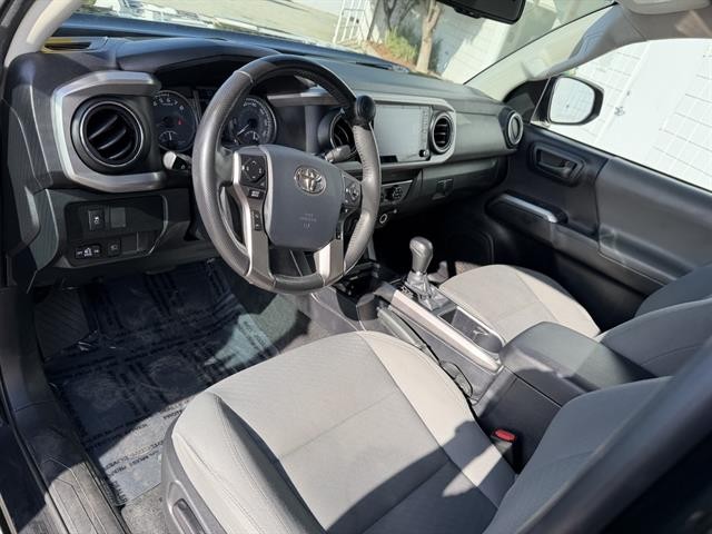 Toyota Tacoma 2WD Vehicle Full-screen Gallery Image 02