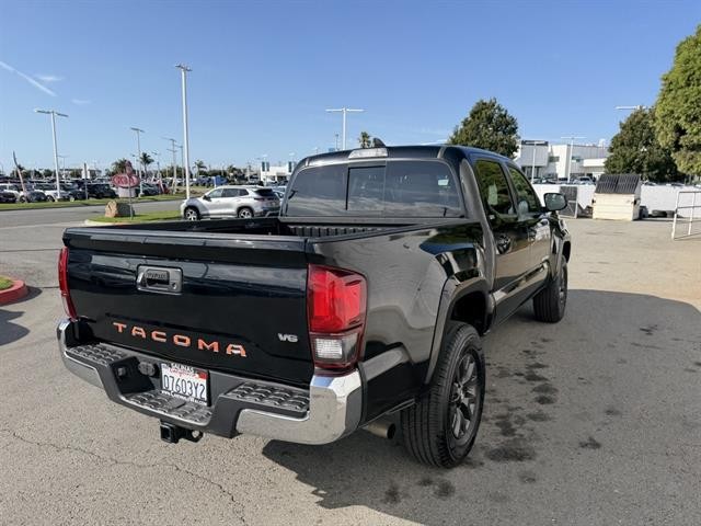 Toyota Tacoma 2WD Vehicle Full-screen Gallery Image 06