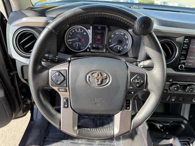 Toyota Tacoma 2WD Vehicle Full-screen Gallery Image 24