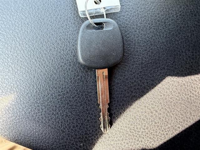 Toyota Tacoma 2WD Vehicle Full-screen Gallery Image 32