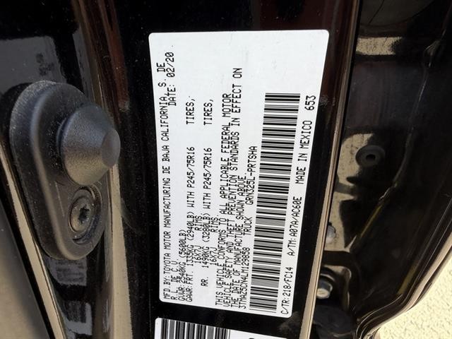 Toyota Tacoma 2WD Vehicle Full-screen Gallery Image 33