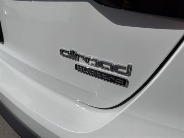 Audi A4 allroad Vehicle Full-screen Gallery Image 11