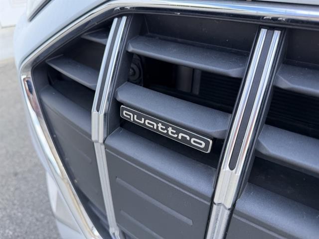 Audi A4 allroad Vehicle Full-screen Gallery Image 12