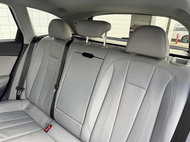 Audi A4 allroad Vehicle Full-screen Gallery Image 19