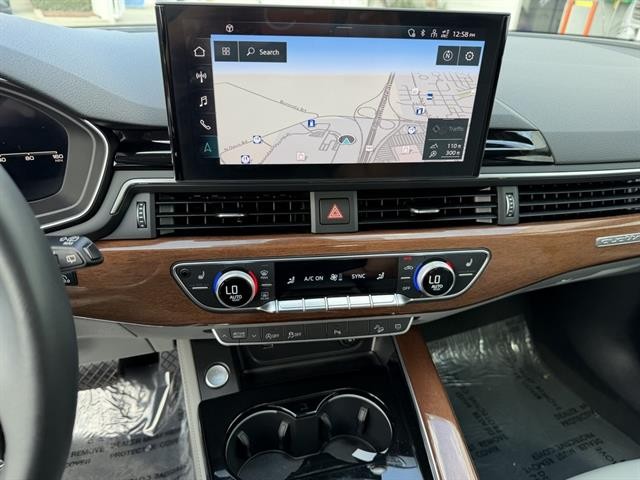 Audi A4 allroad Vehicle Full-screen Gallery Image 23