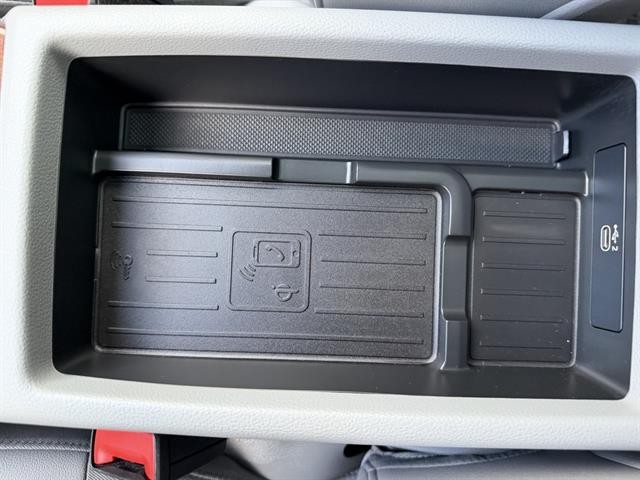 Audi A4 allroad Vehicle Full-screen Gallery Image 25