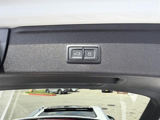 Audi A4 allroad Vehicle Full-screen Gallery Image 31