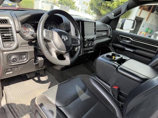 Ram 1500 Vehicle Full-screen Gallery Image 02