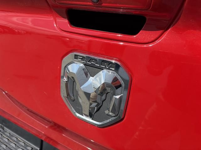 Ram 1500 Vehicle Full-screen Gallery Image 11