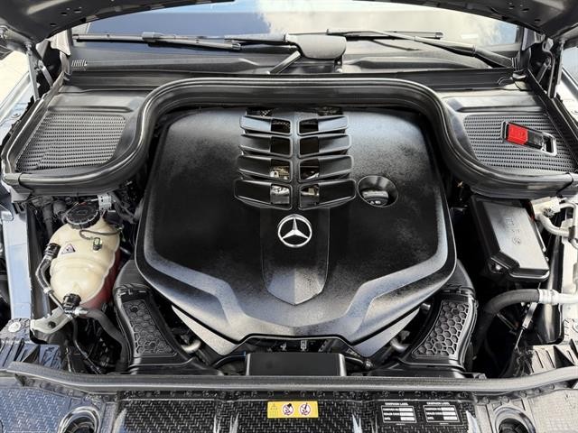 Mercedes-Benz GLE 580 Vehicle Full-screen Gallery Image 14