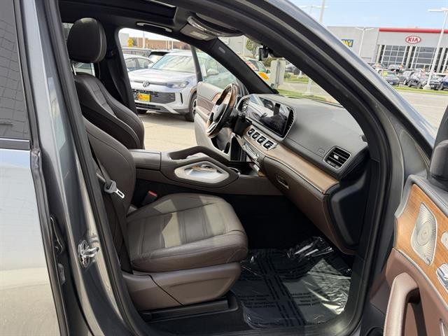 Mercedes-Benz GLE 580 Vehicle Full-screen Gallery Image 20